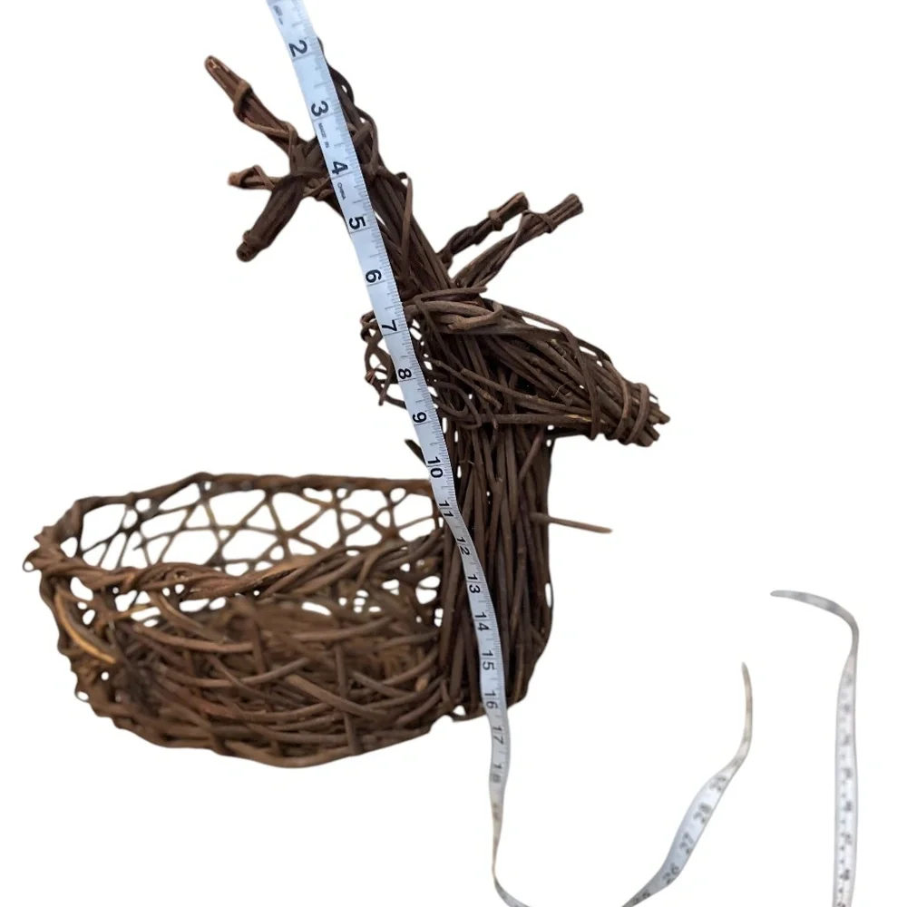 Deer Antlered Twig Woven Straw Basket Brown‎